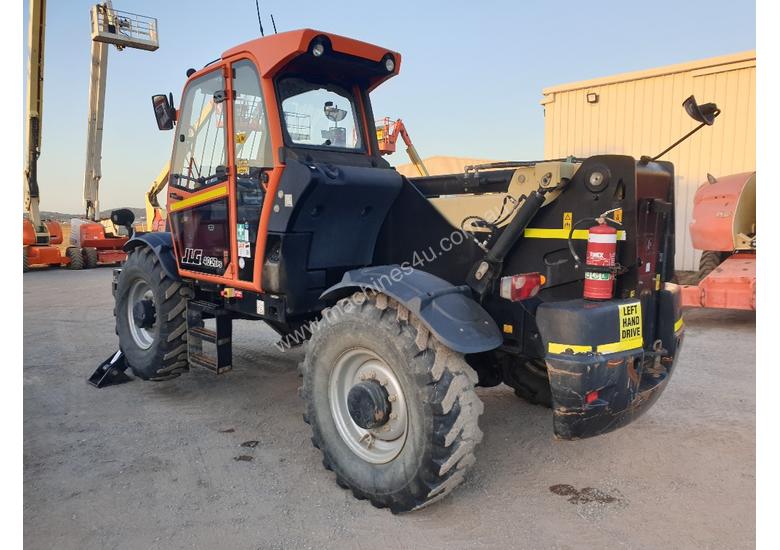 caption JLG telehandler 4017