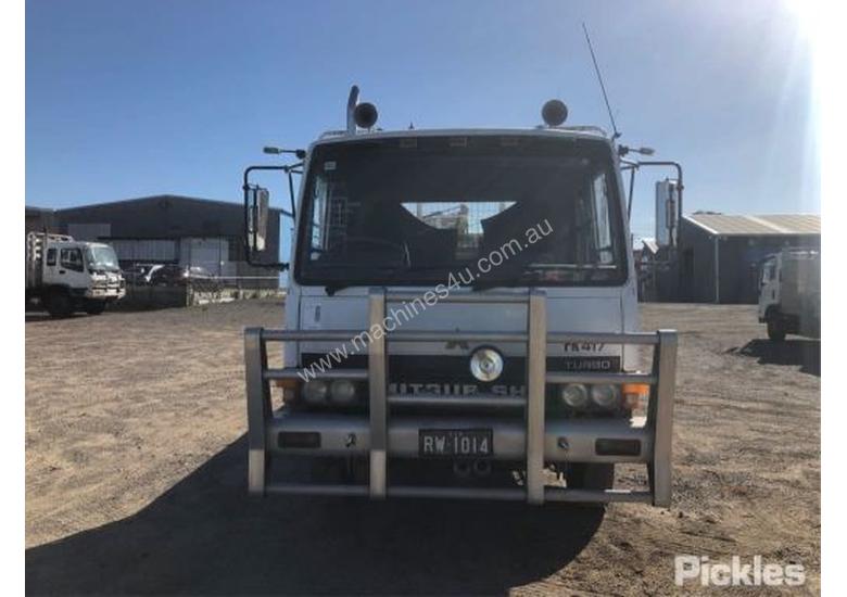 caption 1993 Mitsubishi FK417