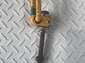 Yoke Swivel Lifting Point G100 WLL 1 Tonne 8-211-010 - picture1' - Click to enlarge