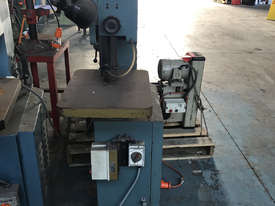 Pacific Vertical Metal Band Saw, 415 Volt, 1/2 HP , KB-30 - picture0' - Click to enlarge