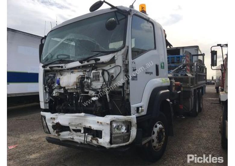 caption 2011 Isuzu F Series