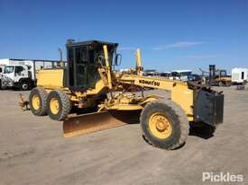 2002 Komatsu GD530A-2CY - picture2' - Click to enlarge