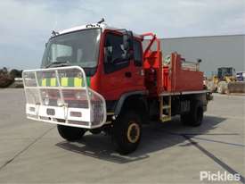 2000 Isuzu FTS 750 - picture2' - Click to enlarge