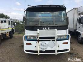 1999 Isuzu FVR900T - picture1' - Click to enlarge