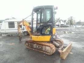 Komatsu PC30 MR - picture2' - Click to enlarge