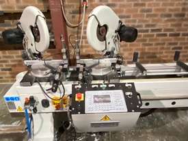 Double  Mitre Saw - picture0' - Click to enlarge