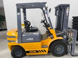Victory VF25D Diesel Forklift - picture0' - Click to enlarge