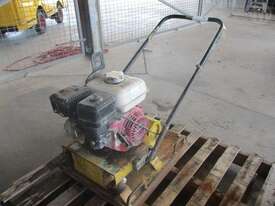 Wacker VPA90 Plate Compactor - picture1' - Click to enlarge