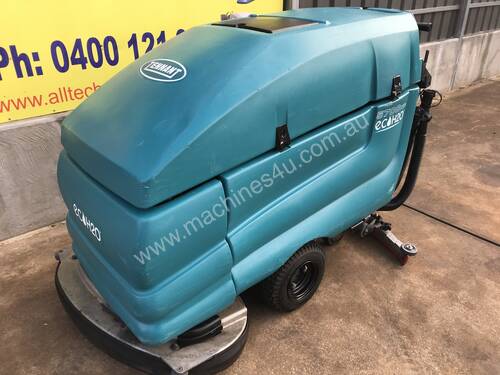 Tennant 5700 industrial scrubber great condition and ready to go!