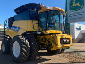 2012 New Holland CR 9090 + 45' Platform Combines - picture0' - Click to enlarge