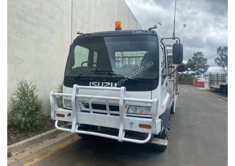 caption Isuzu FSR700 Tray Truck