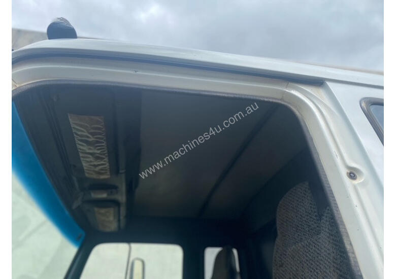 caption Isuzu FSR700 Tray Truck