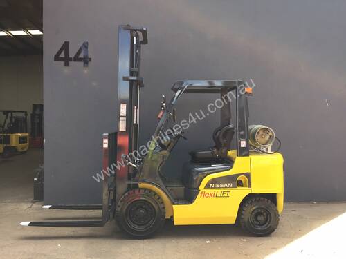 Nissan P1F2A25DU 2.5 Ton LPG Counterbalance Forklift -Fully Refurbished with New Engine