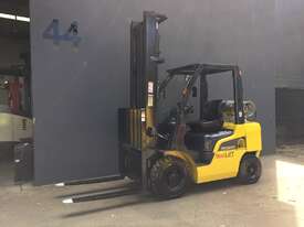 Nissan P1F2A25DU 2.5 Ton LPG Counterbalance Forklift -Fully Refurbished with New Engine - picture1' - Click to enlarge