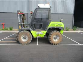 2.5T Diesel Rough Terrain Forklift - picture0' - Click to enlarge
