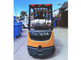 Toyota Forklift - 2008 Rarely Used - Excellent Condition - picture2' - Click to enlarge