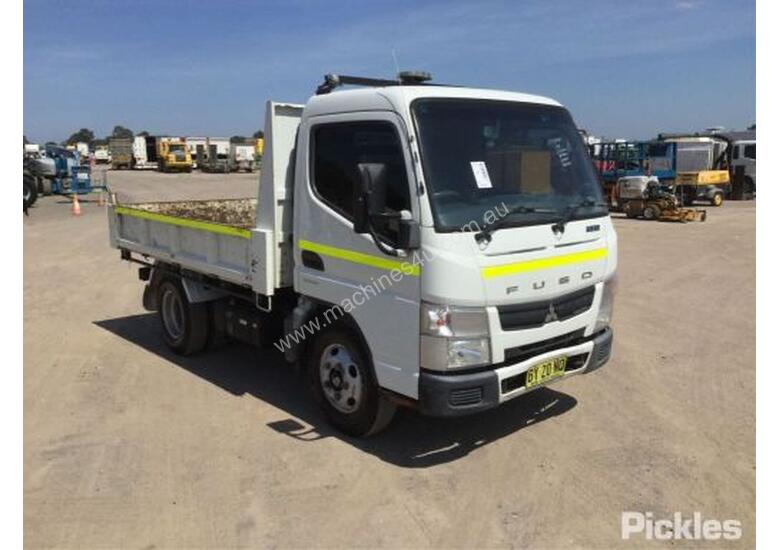 caption 2014 Mitsubishi Fuso Canter 515