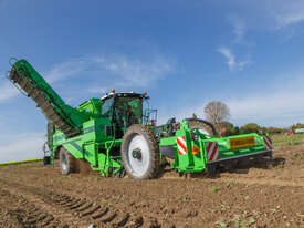 AVR PUMA 3 self propelled potato harvester - picture0' - Click to enlarge