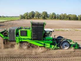 AVR PUMA 3 self propelled potato harvester - picture1' - Click to enlarge