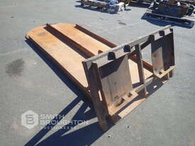 CONVEYOR SHOVEL ATTACHMENT TO SUIT SKID STEER LOADER - picture1' - Click to enlarge