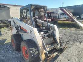 Bobcat S220 - picture0' - Click to enlarge