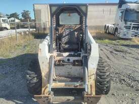 Bobcat S220 - picture0' - Click to enlarge