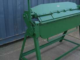 Metal Sheet Folder Bender Manual 1200mm - Chalmers & Corner - picture0' - Click to enlarge