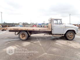 DODGE 575 4X2 FLAT TOP TRUCK - picture0' - Click to enlarge