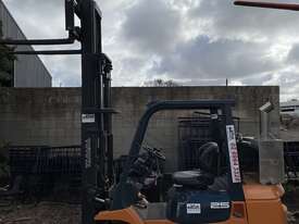 Toyota 02-7FD25 Forklift - picture0' - Click to enlarge