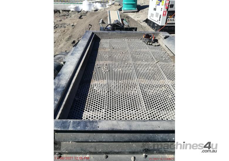 caption Heavy Duty Vibratory Soil Gravel Screener