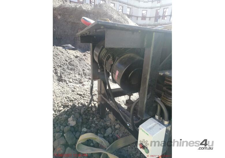 caption Heavy Duty Vibratory Soil Gravel Screener