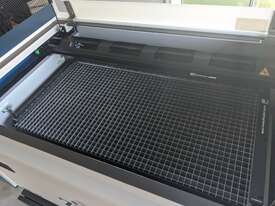 Epilog Zing 24 Laser Cutter 30w - picture1' - Click to enlarge