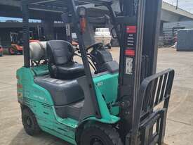 Mitsubishi LPG 1.8T Forklift with Container Mast - picture1' - Click to enlarge