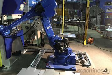 Industrial Robotic Machine Tending System