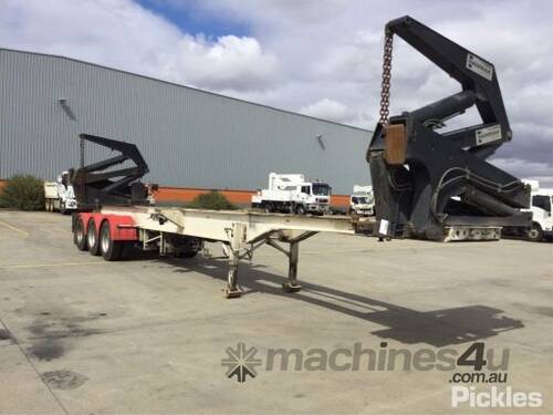 2002 Hammar Tri Axle Side Lifter