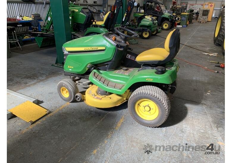 john deere x304 riding lawn mower