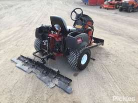 2012 Toro Sand Pro 3020 - picture2' - Click to enlarge