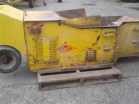 Arrow 770 / Dart kerb machine , ex council , 3 moulds - picture0' - Click to enlarge