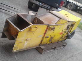 Arrow 770 / Dart kerb machine , ex council , 3 moulds - picture2' - Click to enlarge