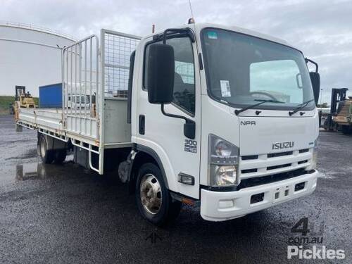 2013 Isuzu NPR 300