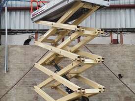 JLG 3246ES 32'/8m electric scissor lift - picture1' - Click to enlarge