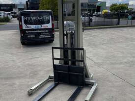 Crown 1T Walkie Stacker Forklift FOR SALE - picture0' - Click to enlarge