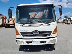 Hino FD Truck - picture1' - Click to enlarge