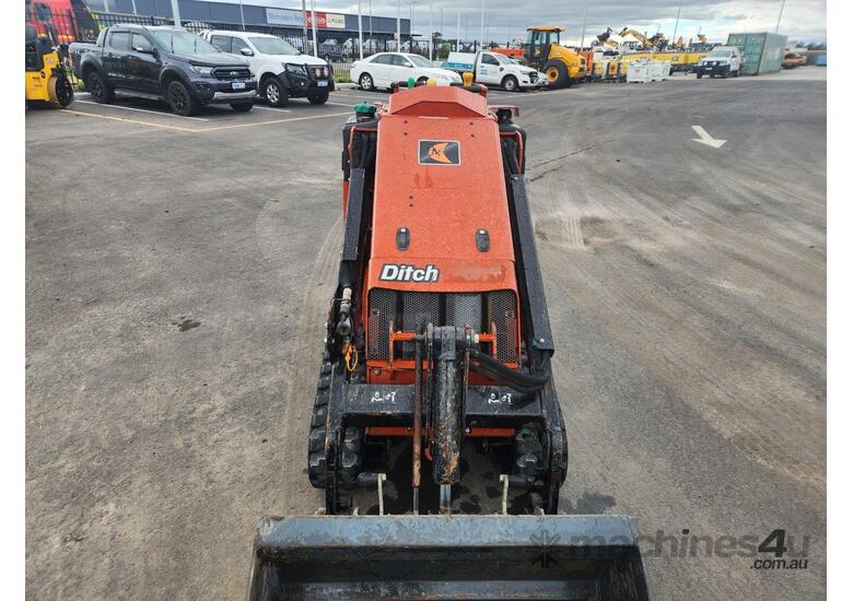 Used 2017 ditch witch 2017 DITCH WITCH SK600 MINI LOADER U4393 Tracked