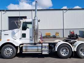 Kenworth T404SAR - picture2' - Click to enlarge