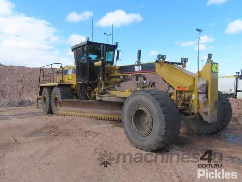 1997 Caterpillar 16H Articulated Motor Grader