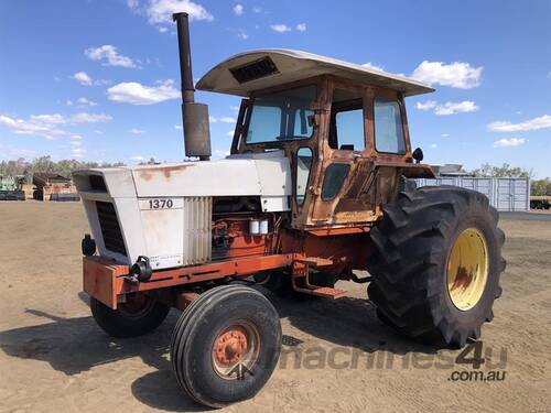 CASE 1370 TRACTOR