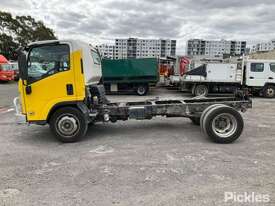 2013 Isuzu NQR Cab Chassis - picture2' - Click to enlarge