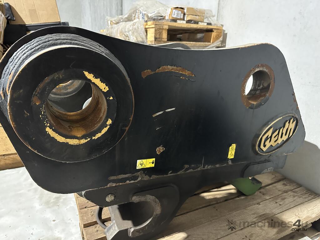 Used 2022 geith Komatsu PC700 Hydraulic QuickHitch Quick Hitch in