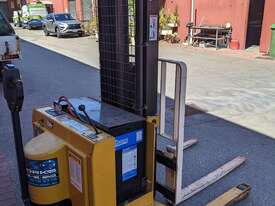 YALE WALK BEHIND ELECTRIC PALLET STACKER - picture0' - Click to enlarge